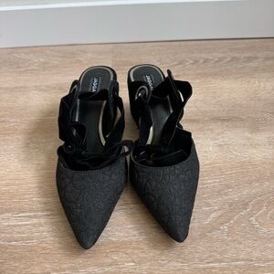 Jaggar Black Pointed Lace-Up Women's Flats